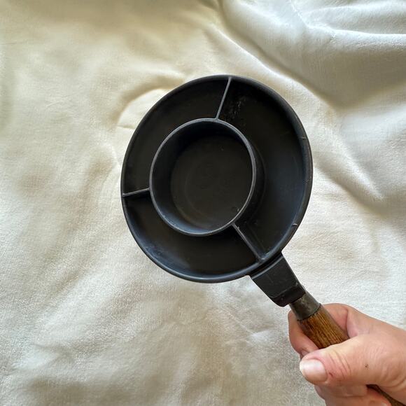 Nordic Ware Crepes N Things Cast Aluminum Pan W/ Dip Pan Crepe Maker Wood Handle - Picture 7 of 11